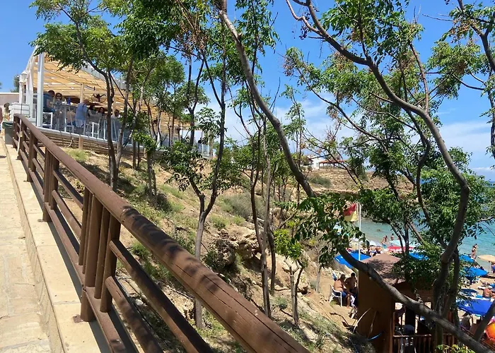 펜션 Protaras Ionian Breeze House 파라림니