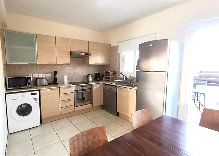 Protaras Ionian Breeze House 펜션 *